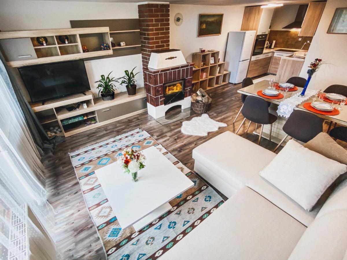 Apartamento Hisa Pri Jezeru Dobrovnik Exterior foto